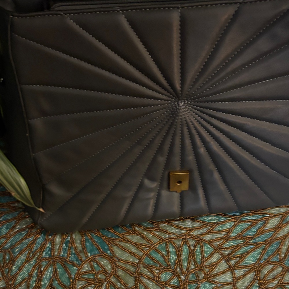 Elegant Gray Handbag with Gold Bee Accent - Picture 6 of 8